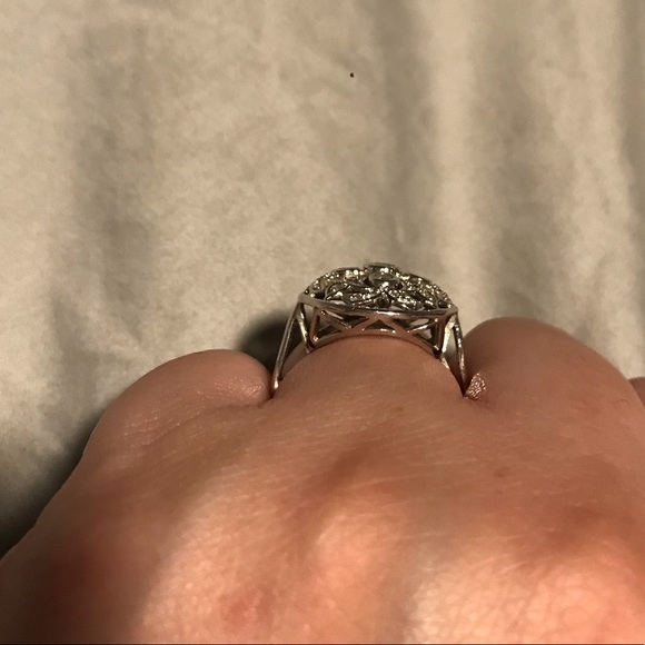 Sterling silver & cubic zirconia statement ring - Picture 2 of 5